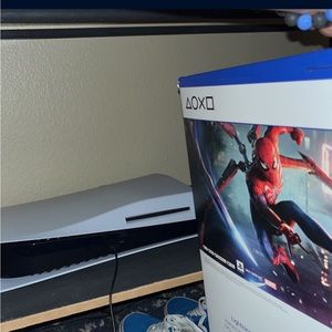 Brand new disc ps5 spiderman bundle comes with power cords, controller,video gam